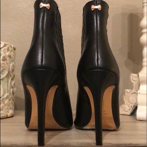 Ted Baker Peep Toe Heels Black size 6